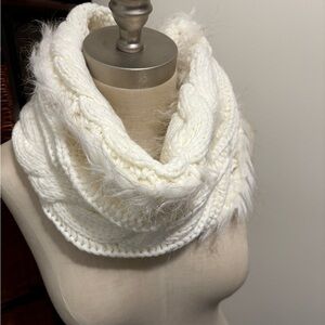 NWOT Grace & Lace white knit neck cover winter faux fur